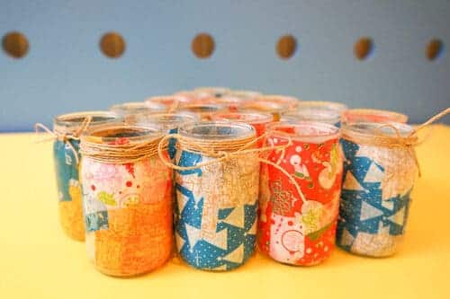 Photo d'une activité de recyclage de bocaux en verre